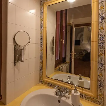Anna Trevi - Luxury In Apartment