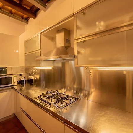 Anna Trevi - Luxury In Apartamento *