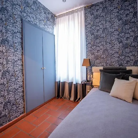 Anna Trevi - Luxury In Apartment Rome