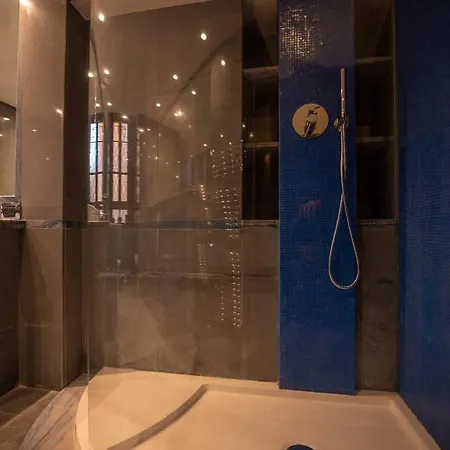 Anna Trevi - Luxury In